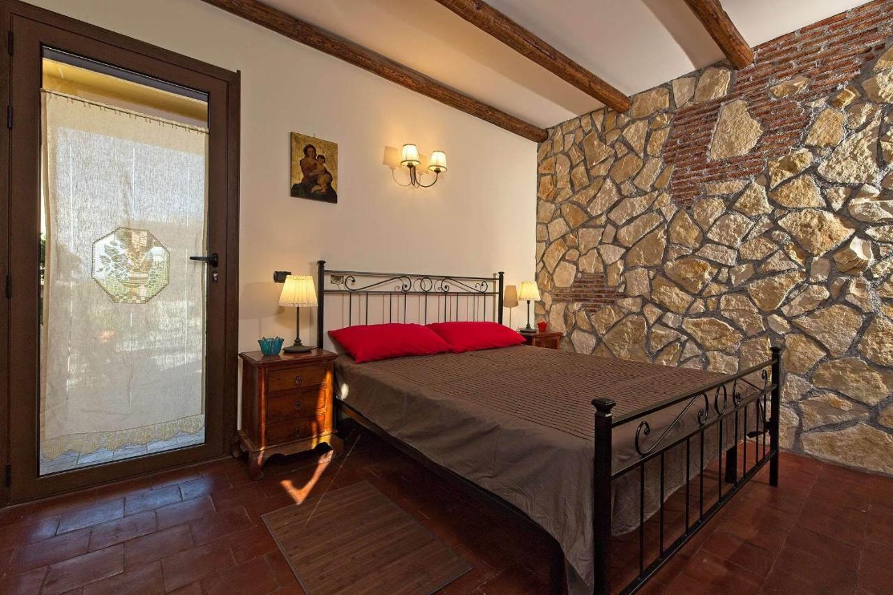 Horse House Daire Ragalna Dış mekan fotoğraf